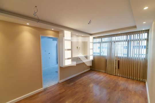 Sala de apartamento para alugar com 2 quartos, 70m² em Praca da Bandeira, Rio de Janeiro