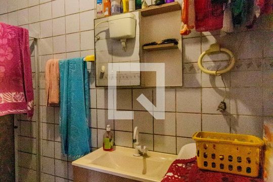 Banheiro  de apartamento à venda com 7 quartos, 400m² em Passo da Areia, Porto Alegre