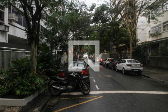 Vista da Rua de apartamento à venda com 2 quartos, 75m² em Leblon, Rio de Janeiro