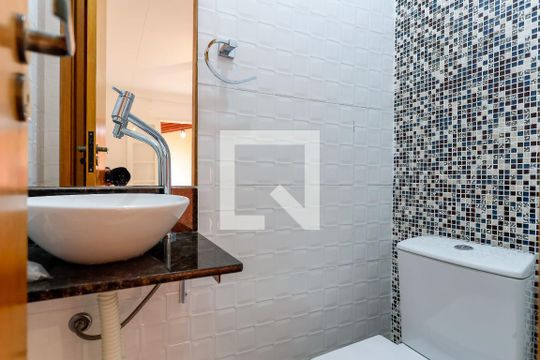 Banheiro da Suíte de casa à venda com 2 quartos, 120m² em Vila Medeiros, São Paulo