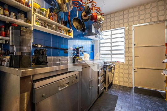 Cozinha de casa para alugar com 3 quartos, 188m² em Jardim das Bandeiras, São Paulo