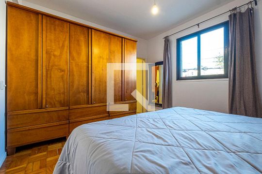 Suíte de casa para alugar com 3 quartos, 188m² em Jardim das Bandeiras, São Paulo