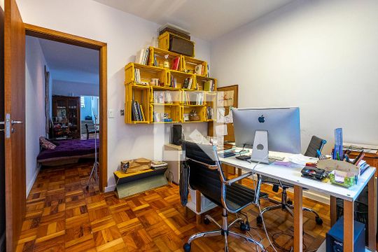 Escritório de casa para alugar com 3 quartos, 188m² em Jardim das Bandeiras, São Paulo