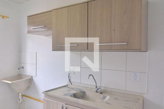 Cozinha de apartamento para alugar com 2 quartos, 42m² em Igara, Canoas