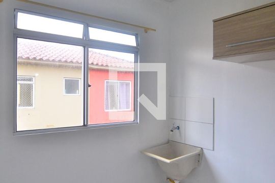 Área de serviço de apartamento para alugar com 2 quartos, 42m² em Igara, Canoas