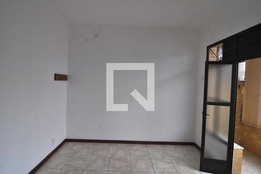 Quarto 1 - Andar superior de casa à venda com 5 quartos, 206m² em Freguesia (jacarepaguá), Rio de Janeiro