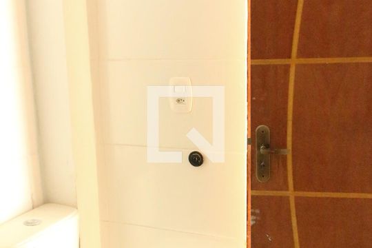Banheiro de casa para alugar com 2 quartos, 60m² em Vargem Pequena, Rio de Janeiro