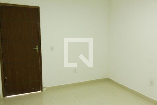 Quarto 2 de casa para alugar com 2 quartos, 60m² em Vargem Pequena, Rio de Janeiro