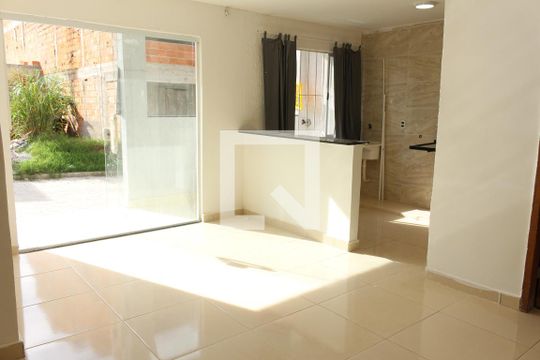 Casa para alugar com 2 quartos, 60m² em Vargem Pequena, Rio de Janeiro