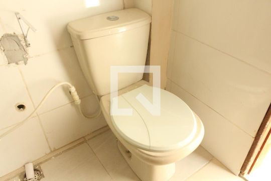 Banheiro de casa para alugar com 2 quartos, 60m² em Vargem Pequena, Rio de Janeiro