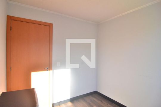 Quarto  de apartamento à venda com 2 quartos, 47m² em Olaria, Canoas