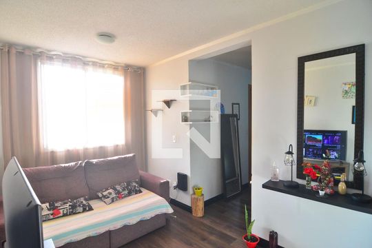 Sala  de apartamento à venda com 2 quartos, 47m² em Olaria, Canoas