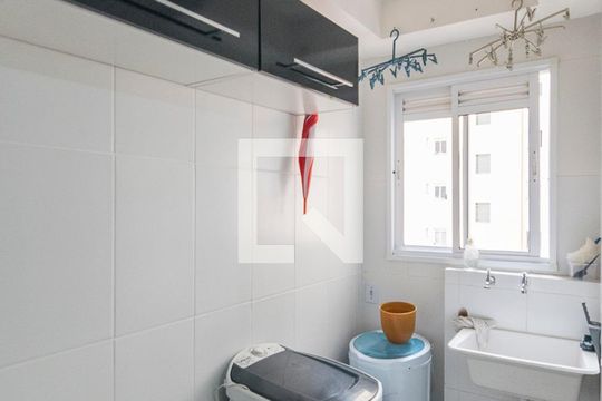 Área de Serviço de apartamento para alugar com 2 quartos, 64m² em Jardim Santa Cristina, Santo André