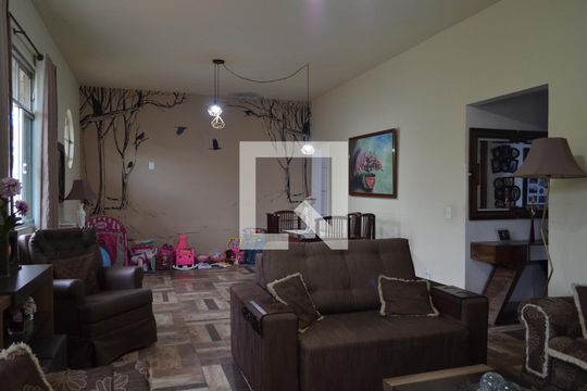 Casa à venda com 3 quartos, 210m² em Taquara, Rio de Janeiro