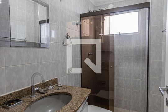 Banheiro Social de apartamento para alugar com 2 quartos, 65m² em Penha de França, São Paulo