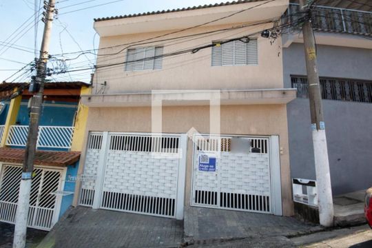 Fachada de casa para alugar com 2 quartos, 80m² em Jardim Roberto, Osasco