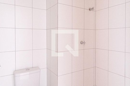 Banheiro de apartamento para alugar com 2 quartos, 36m² em Santa Maria, Osasco