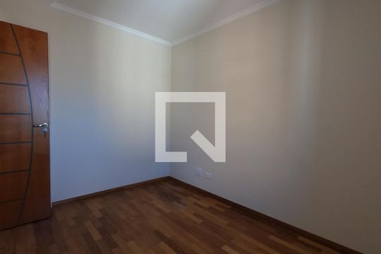 Quarto de apartamento à venda com 2 quartos, 126m² em Jardim Henriqueta, Taboão da Serra