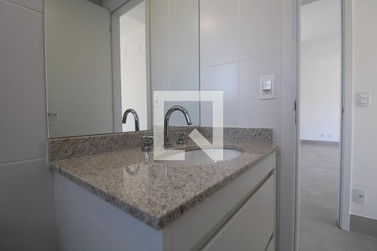 Banheiro de apartamento para alugar com 2 quartos, 72m² em Chácara Santo Antônio (zona Sul), São Paulo