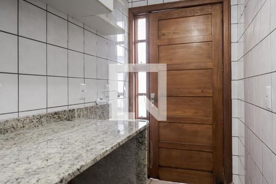 Área de Serviço de casa para alugar com 4 quartos, 292m² em Sarandi, Porto Alegre