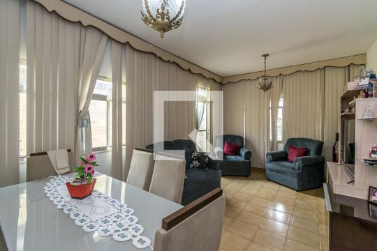 Casa à venda com 3 quartos, 400m² em Olaria, Rio de Janeiro