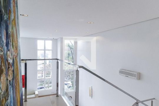 Corredor de casa à venda com 3 quartos, 389m² em Boa Vista, Porto Alegre