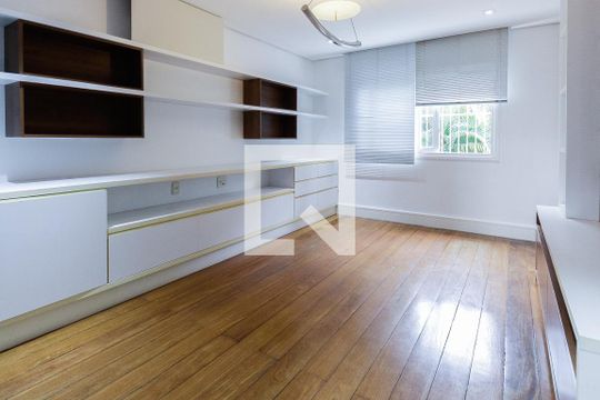 Quarto 1 de casa à venda com 3 quartos, 389m² em Boa Vista, Porto Alegre