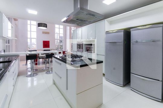 Cozinha de casa à venda com 3 quartos, 389m² em Boa Vista, Porto Alegre