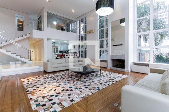 Sala de casa à venda com 3 quartos, 389m² em Boa Vista, Porto Alegre