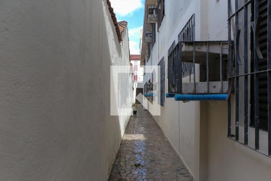 Quintal de casa para alugar com 3 quartos, 170m² em Embaré, Santos