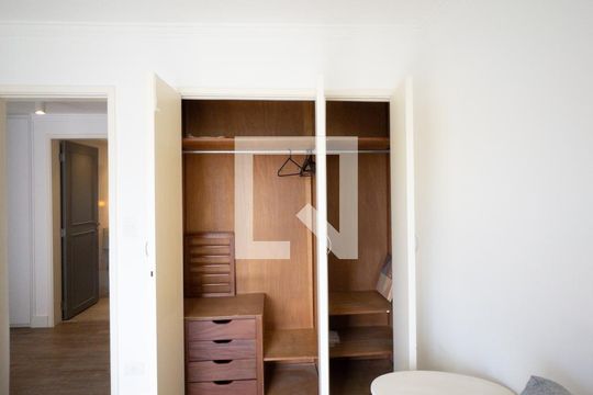 Quarto de apartamento à venda com 2 quartos, 85m² em Vila Nova Conceição, São Paulo