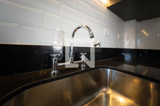 Cozinha de apartamento à venda com 2 quartos, 85m² em Vila Nova Conceição, São Paulo