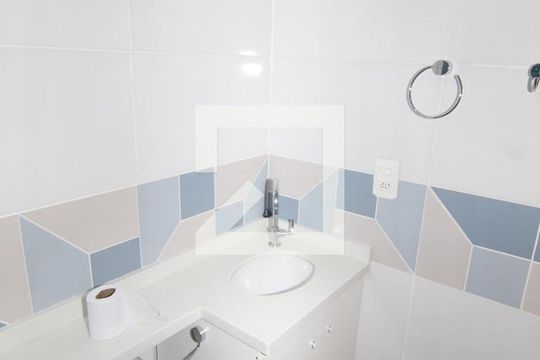Banheiro Social de apartamento à venda com 2 quartos, 54m² em Parada de Lucas, Rio de Janeiro