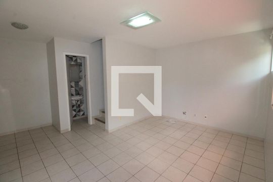 Sala de casa de condomínio à venda com 3 quartos, 106m² em Todos Os Santos, Rio de Janeiro
