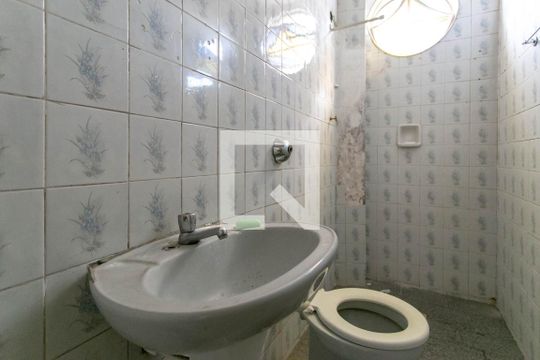 Banheiro de apartamento à venda com 2 quartos, 45m² em Céu Azul, Belo Horizonte