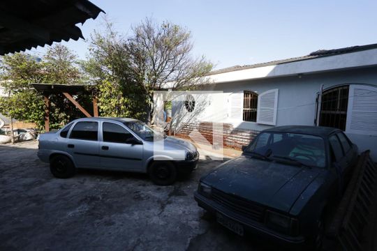 Quintal/Garagem de casa à venda com 2 quartos, 400m² em Vila Libanesa, São Paulo