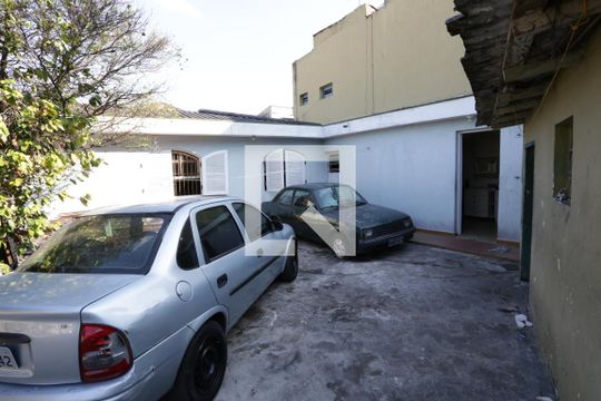 Quintal/Garagem de casa à venda com 2 quartos, 400m² em Vila Libanesa, São Paulo