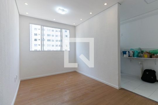 Sala de apartamento à venda com 2 quartos, 44m² em Usina Piratininga, São Paulo