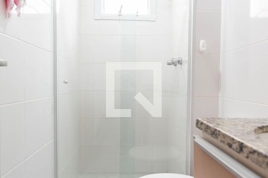 Banheiro de apartamento para alugar com 2 quartos, 44m² em Jardim Iris, São Paulo