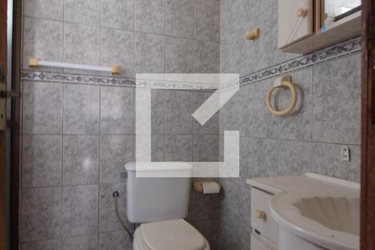 Banheiro 1 de casa para alugar com 4 quartos, 416m² em Tristeza, Porto Alegre