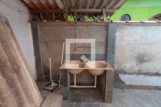 Área de Serviço de casa para alugar com 3 quartos, 100m² em Providência, Belo Horizonte