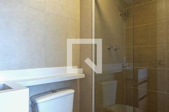 Banheiro de kitnet/studio para alugar com 1 quarto, 28m² em Macedo, Guarulhos