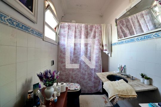 Banheiro do Quarto 1 de casa à venda com 4 quartos, 300m² em Vila Metalúrgica, Santo André