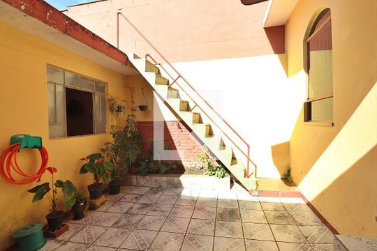 Quintal de casa à venda com 4 quartos, 300m² em Vila Metalúrgica, Santo André