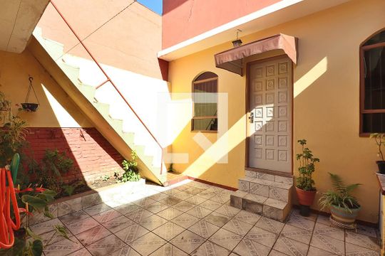 Quintal de casa à venda com 4 quartos, 300m² em Vila Metalúrgica, Santo André