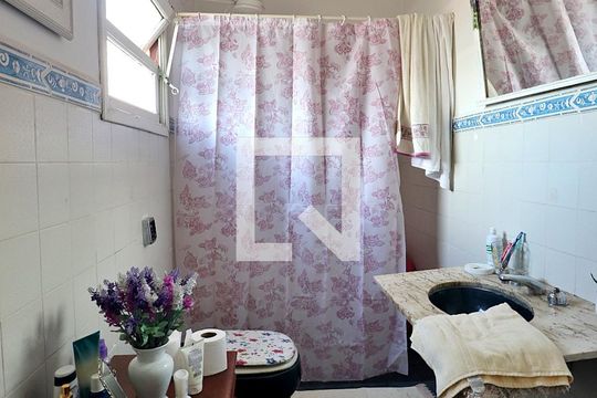 Banheiro do Quarto 1 de casa à venda com 4 quartos, 300m² em Vila Metalúrgica, Santo André