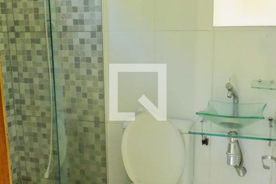 Banheiro de casa de condomínio à venda com 3 quartos, 120m² em Vargem Grande, Rio de Janeiro