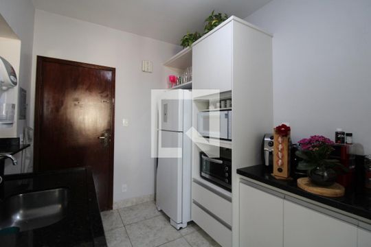Cozinha de apartamento para alugar com 2 quartos, 70m² em Jardim Chapadão, Campinas