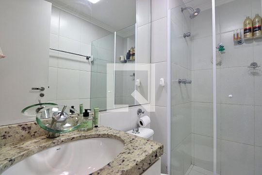 Banheiro Social de apartamento à venda com 2 quartos, 66m² em Vila Metalurgica, Santo André