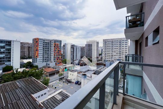 Sacada de kitnet/studio à venda com 1 quarto, 25m² em Indianópolis, São Paulo